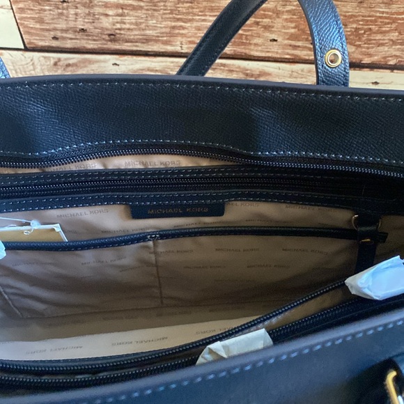 NWT Michael Kors Voyager East West Tote - Picture 5 of 8